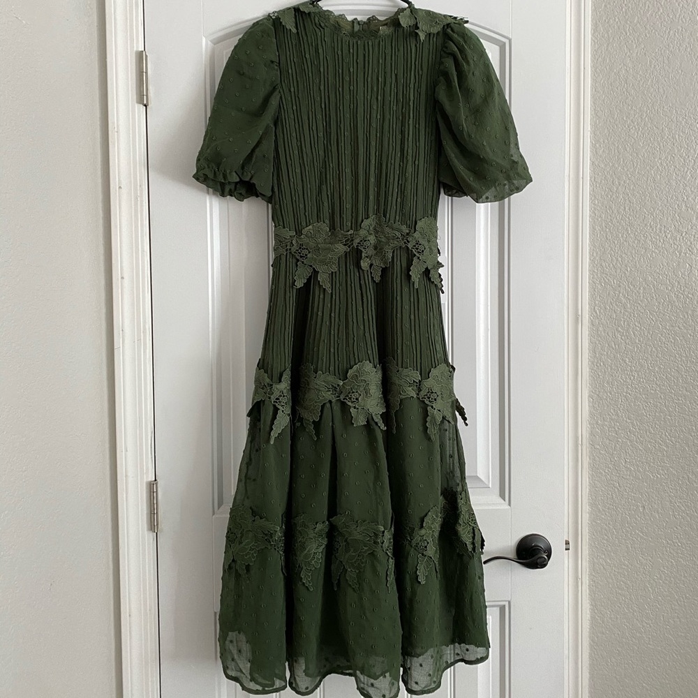 NeeSee’s Ashton Pine Floral Lace Dress